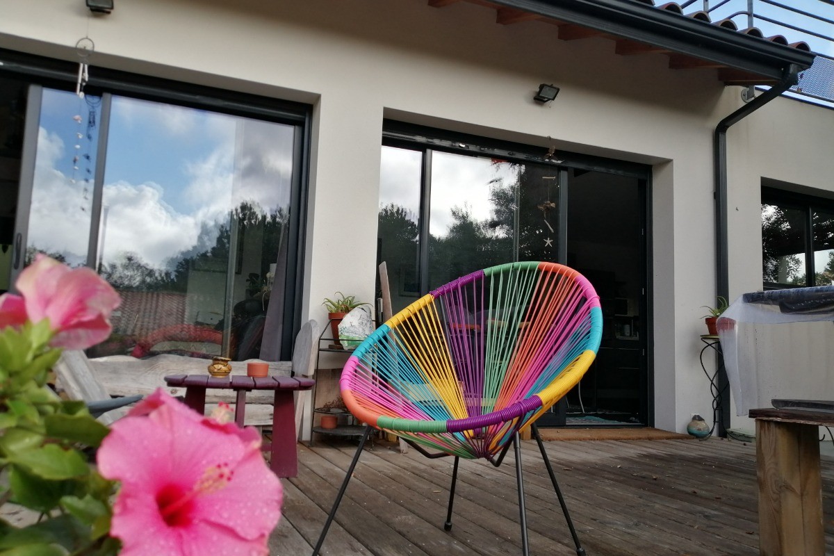 Terrasse et fleur