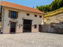 Courtyard – La Logette