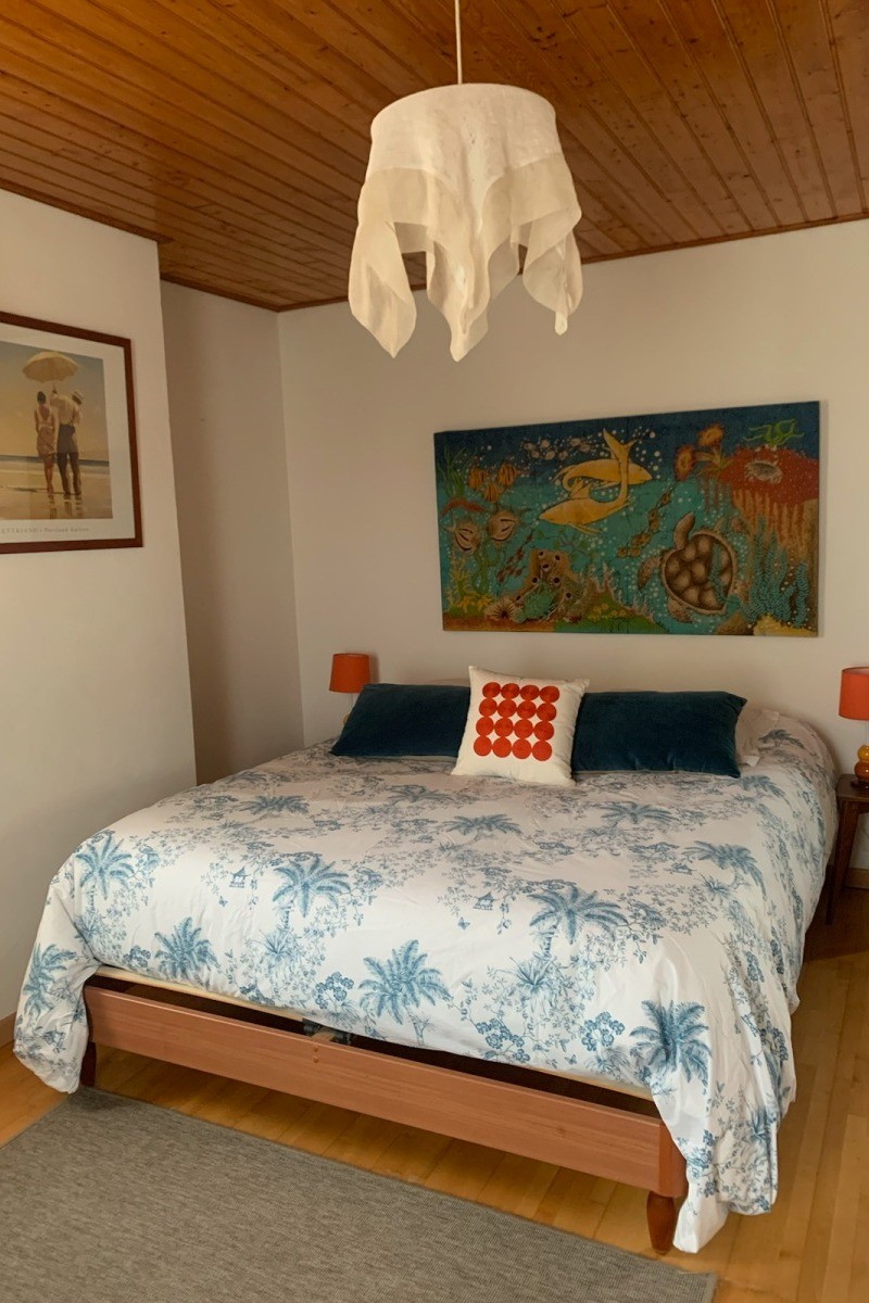 Chambre parentale à l'étage (avec vue mer)