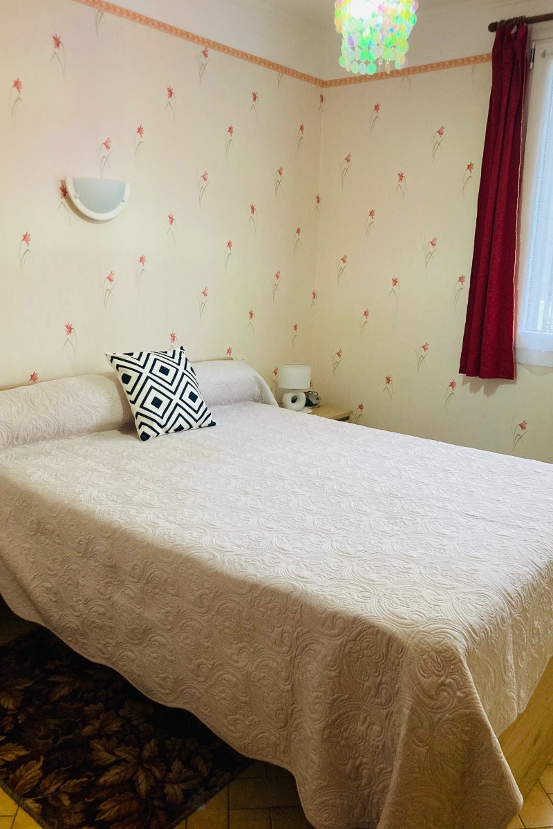 Chambre lit double 140