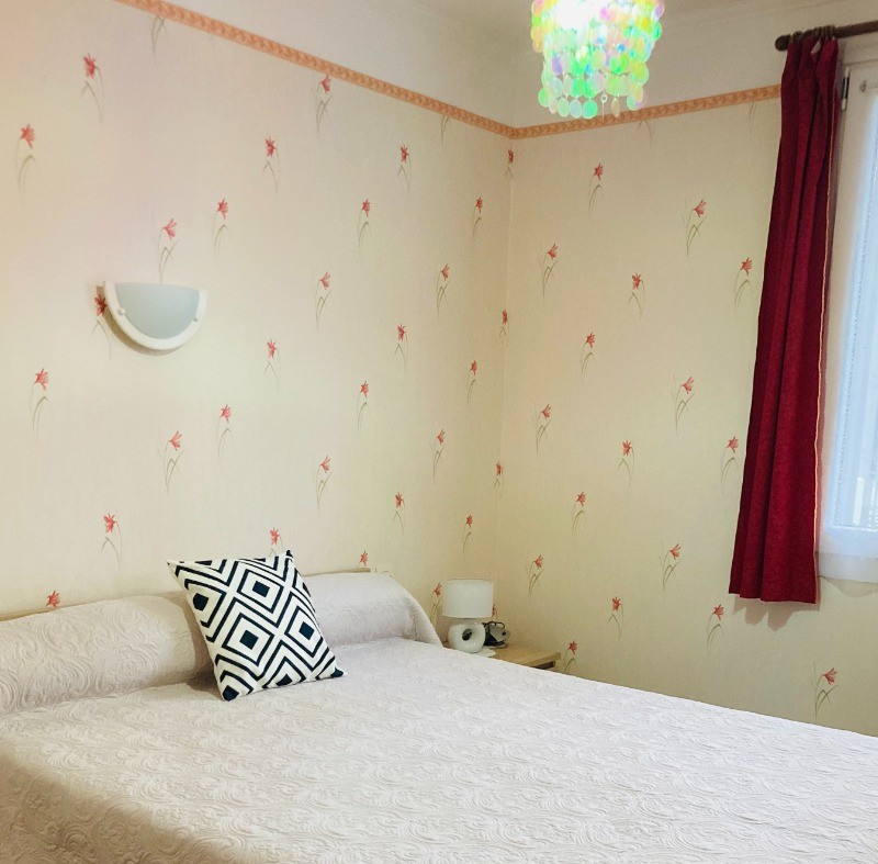 Chambre lit double 140