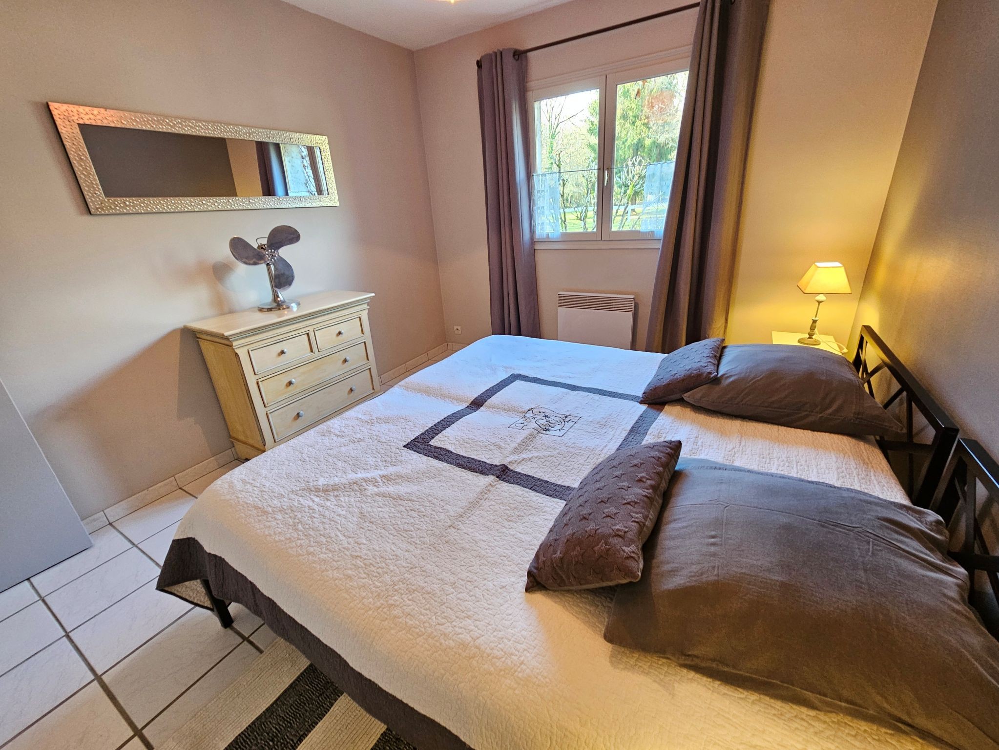 Chambre 1 avec lit 140