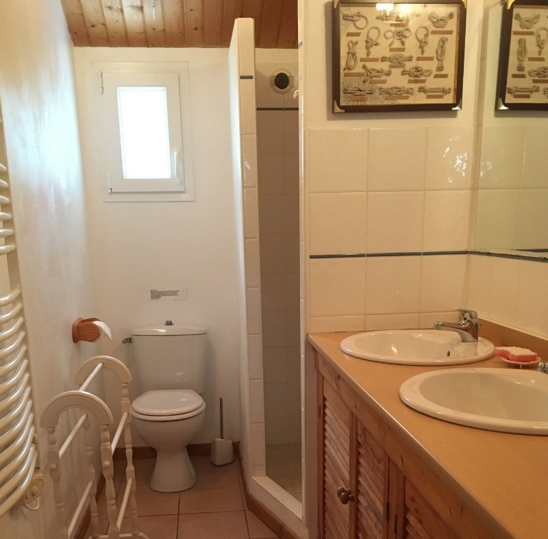 Salle d'eau au rez de chaussée