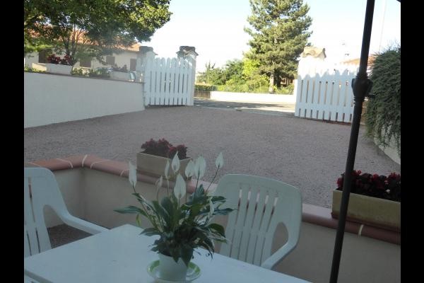 parking prive vu de la terrasse