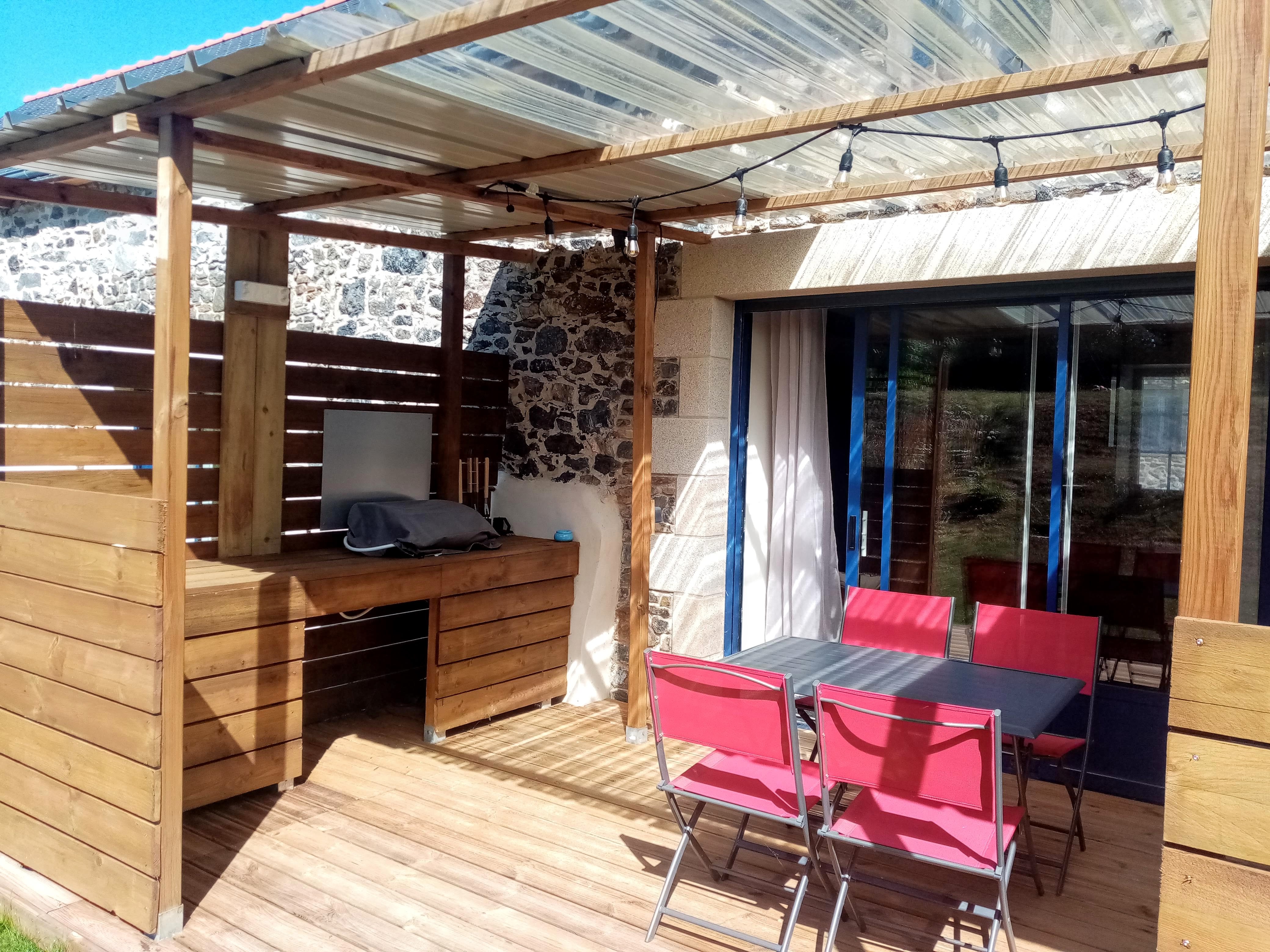 Le Pommier terrasse couverte