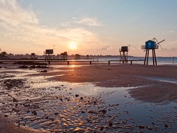 Grande plage de Tharon à 140 mètres de notre maison d’hôtes Juste par hasard