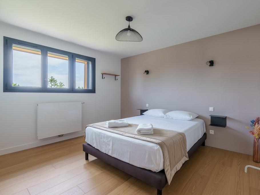 Chambre taupe à l'étage