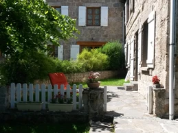 terrasse fermée, ensoleillée et ombragée en été !