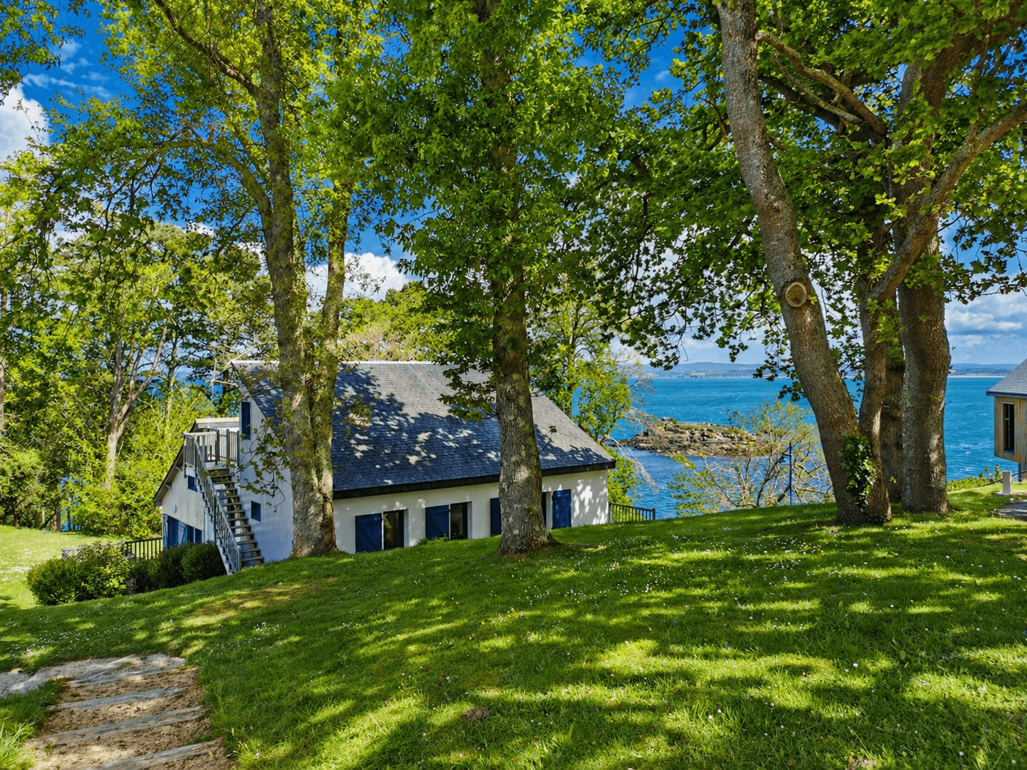 residence with sea view
