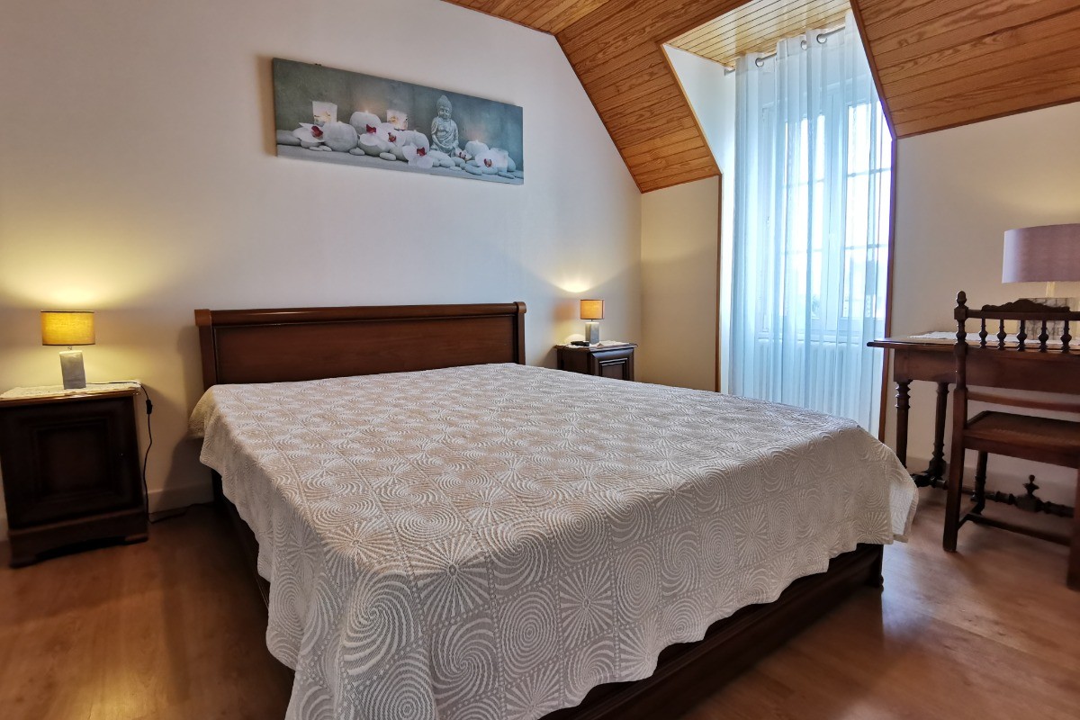 Etage: Chambre 1 avec lit 160