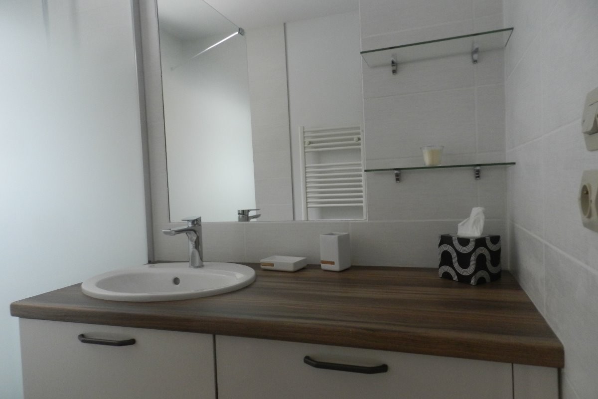 SALLE D'EAU AVEC DOUCHE A L'ITALIENNE