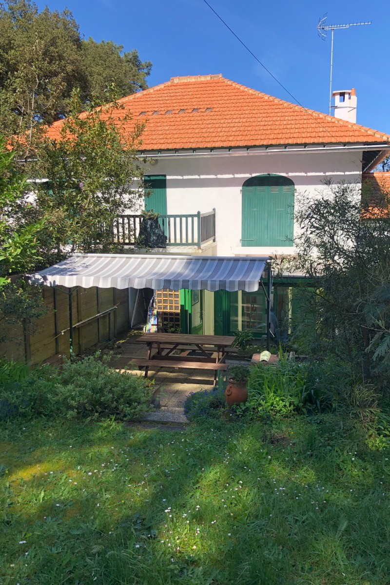 La maison dans sa globalité (location en rez-de-jardin seulement) - Copropriété