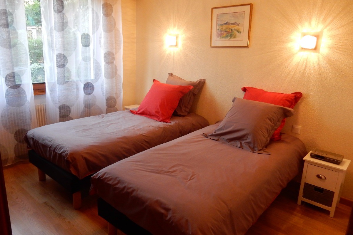 CHAMBRE AVEC 2 LITS SIMPLES 90x190 cm
