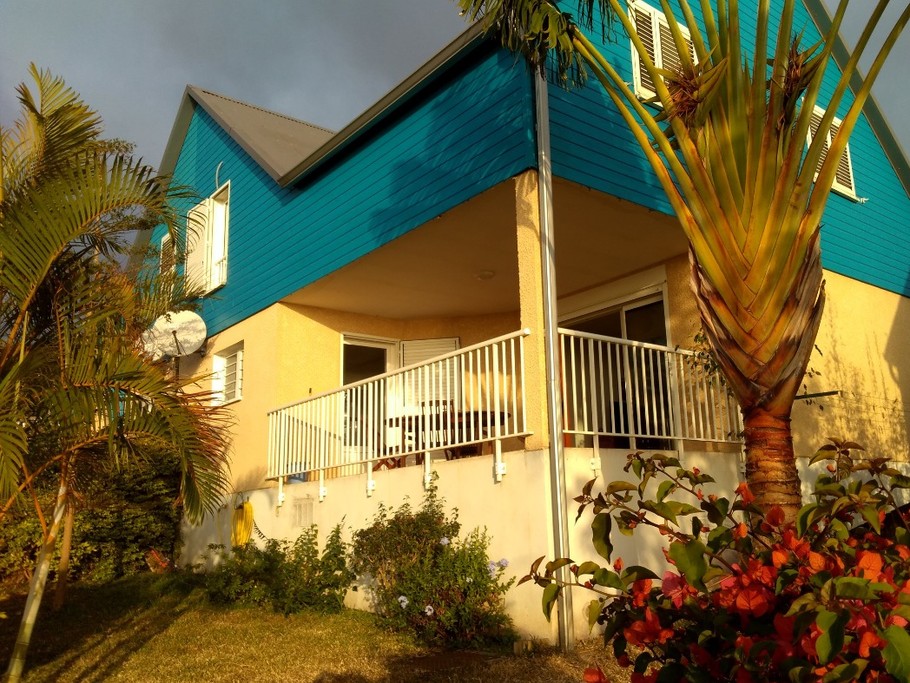 Maison vue du jardin