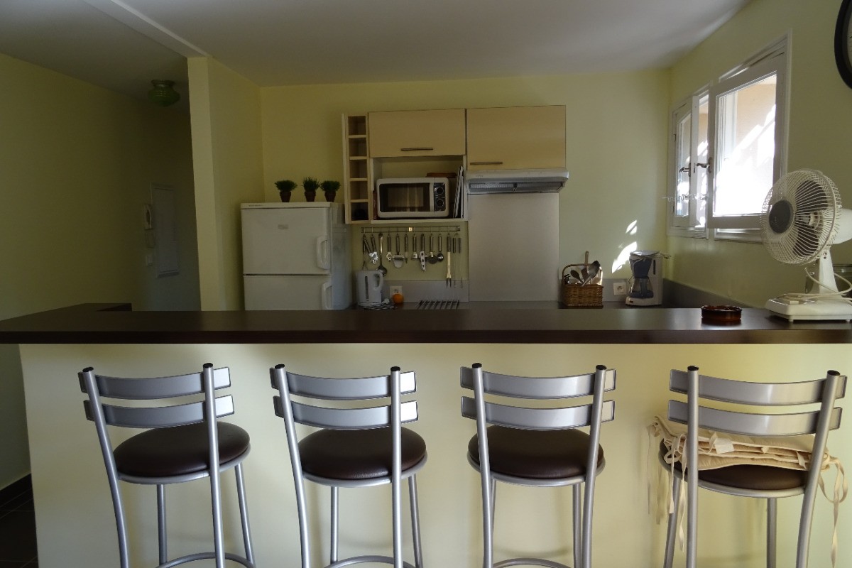 la cuisine et espace comptoir