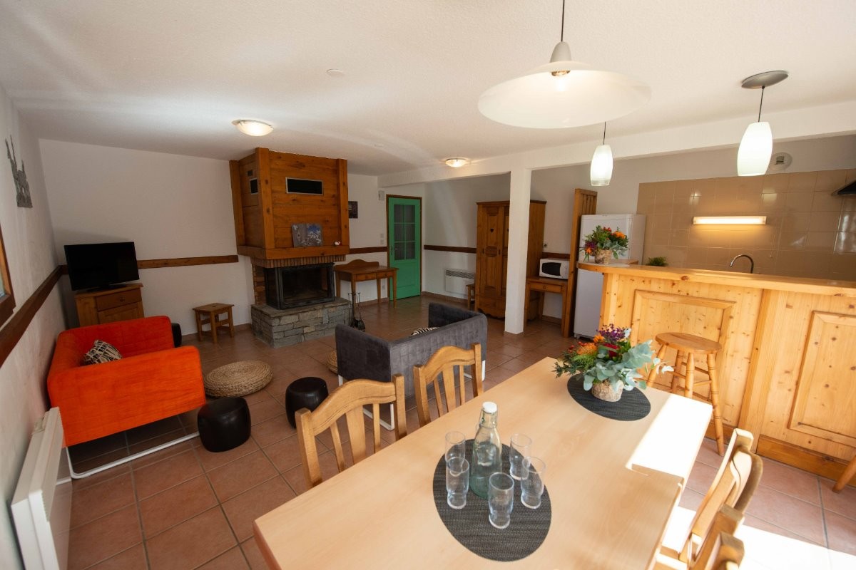 Chalet Daim: Salon, salle à manger, cuisine