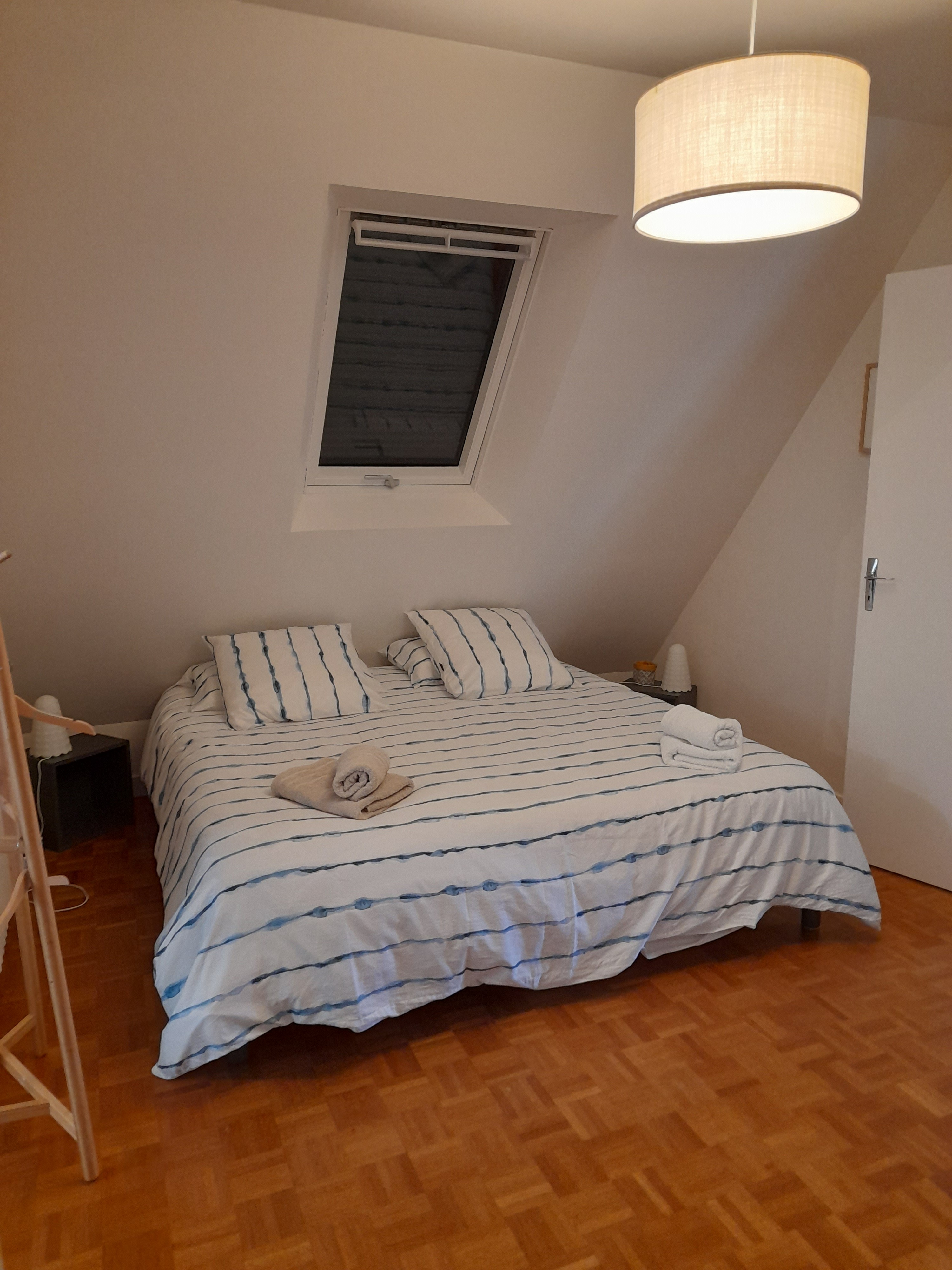 chambre à l'étage en configuration lit 160x200