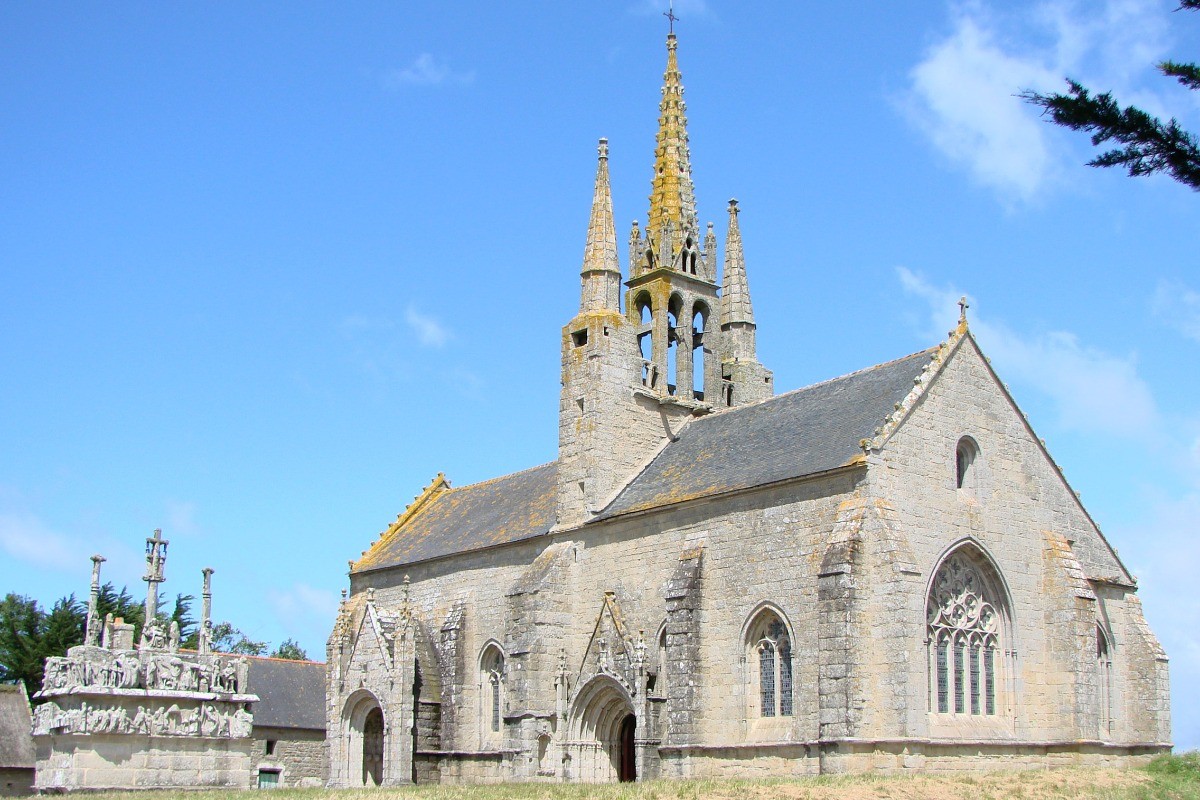Calvaire et chapelle de Tronoën