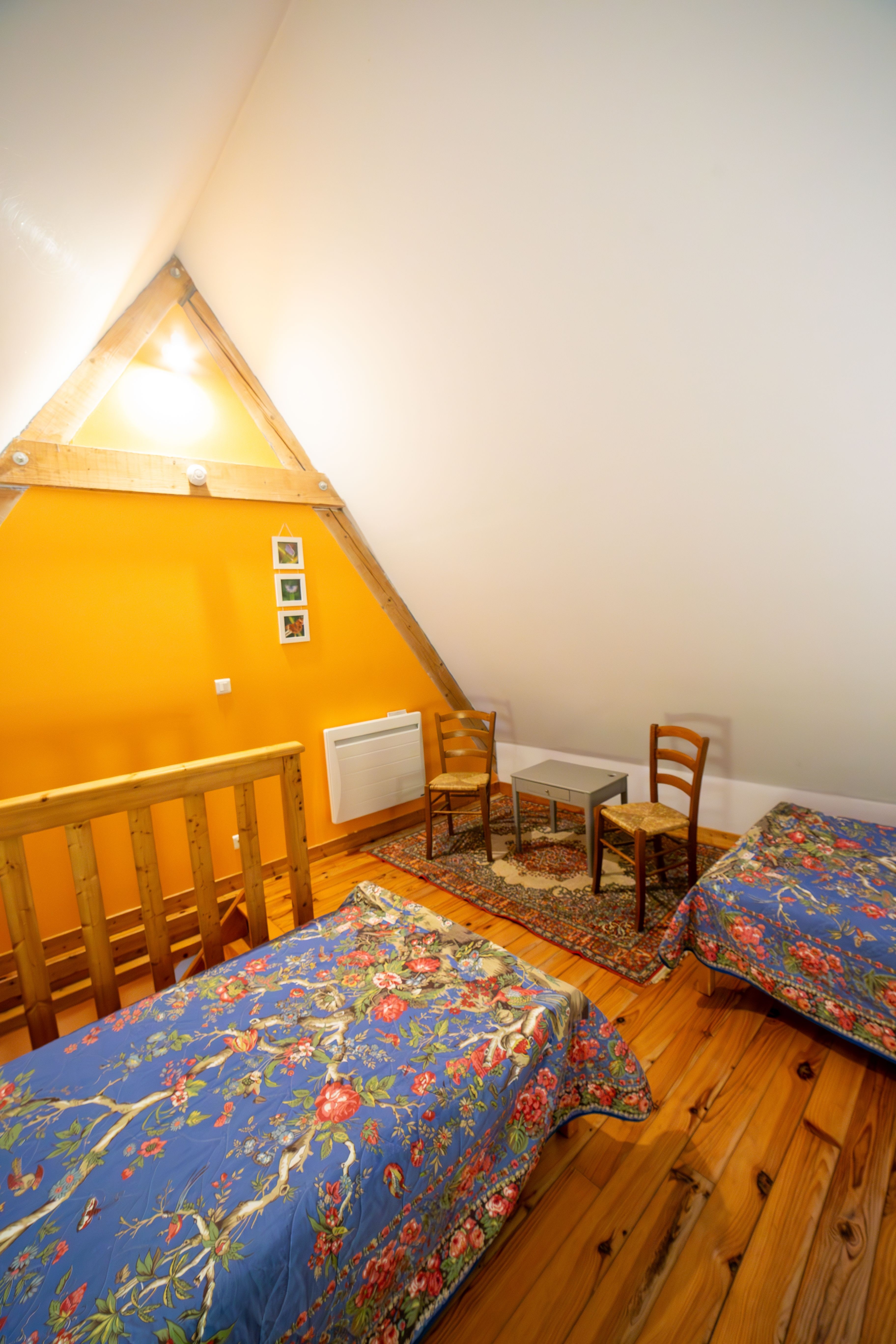 Chambre mansardée au 2éme étage