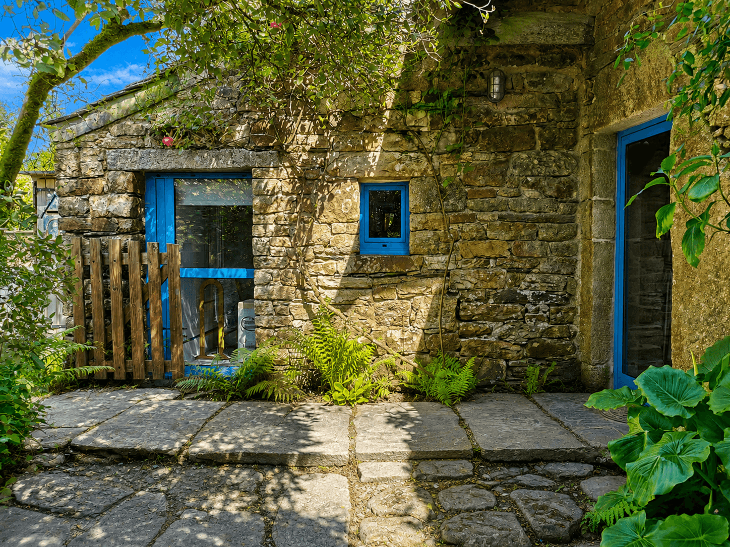 enclosed outdoor area of the house