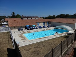 Piscine commune La Grange Léon
