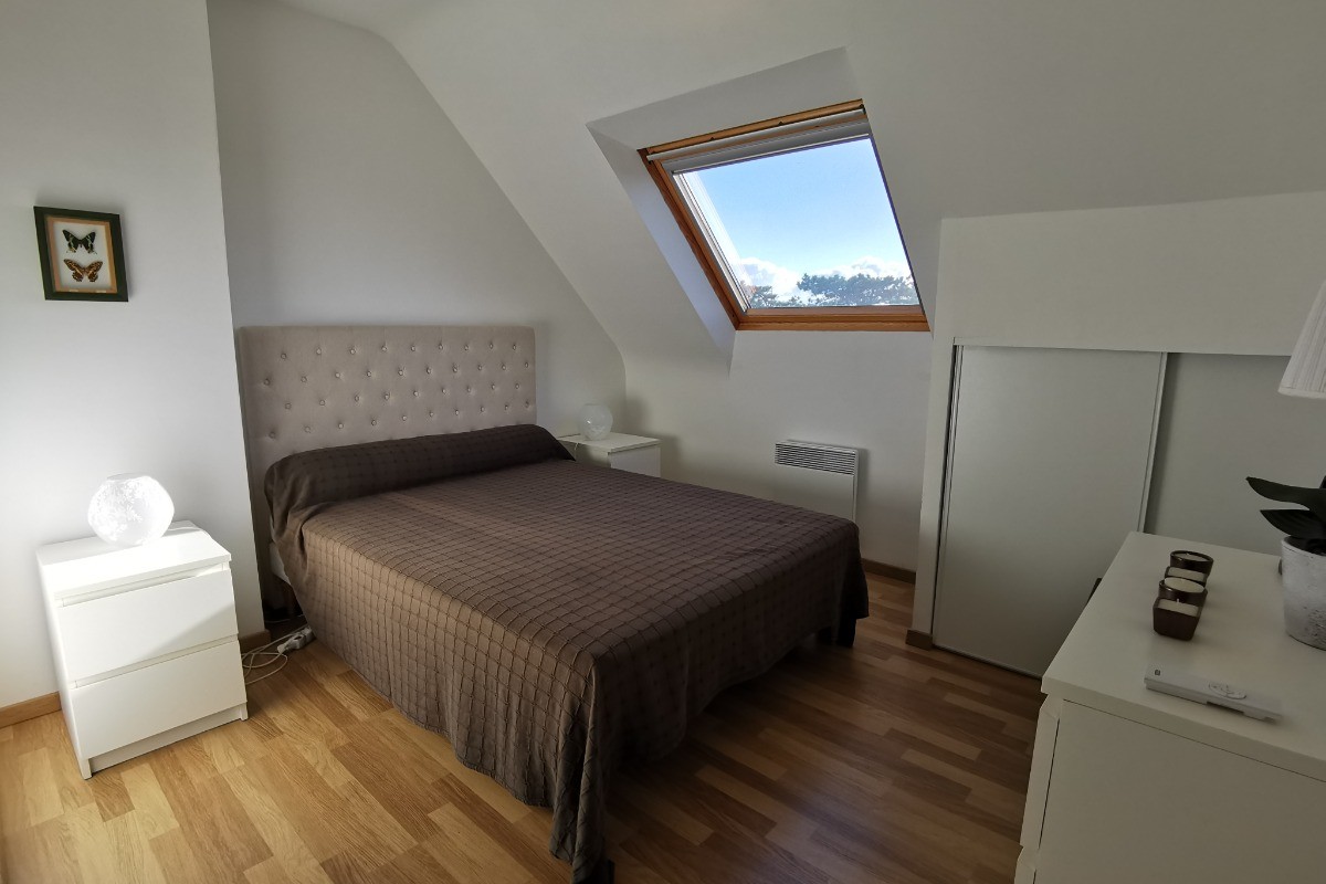 Chambre avec lit 140