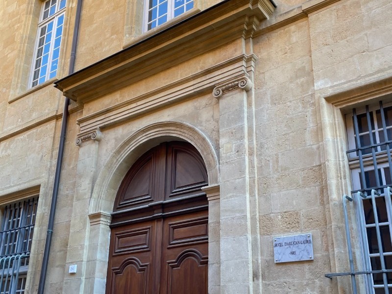 Entrée de l'hôtel ARLATAN-LAURIS côté rue de l'Opéra