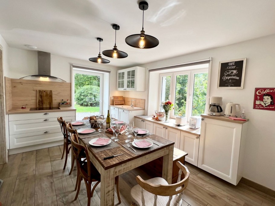 Comfortable kitchen, chic countryside - Au gîte des Mazes