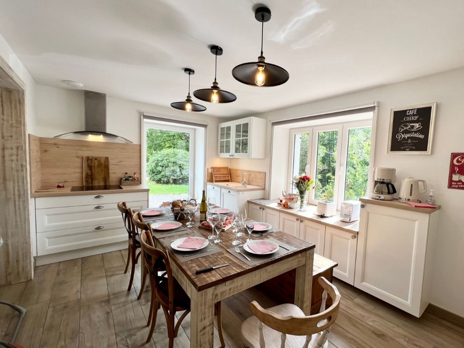 Cuisine tout confort, campagne chic -Au gîte des Mazes