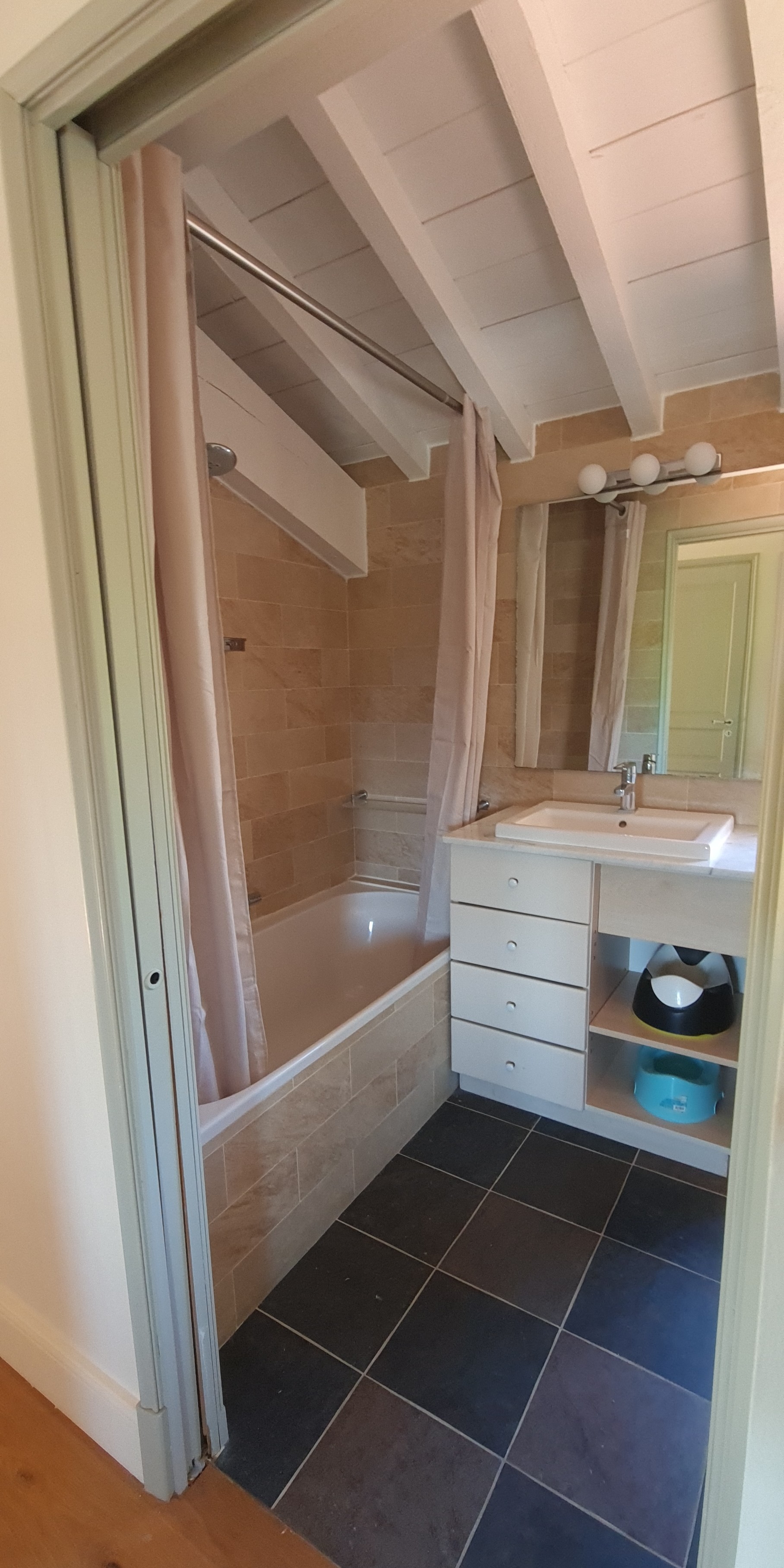 Bathroom 1st floor