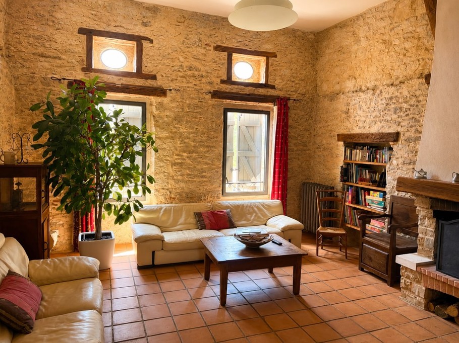 Living room with two 4-seater sofas