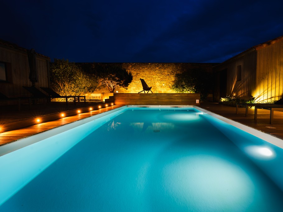 Night-lit swimming pool