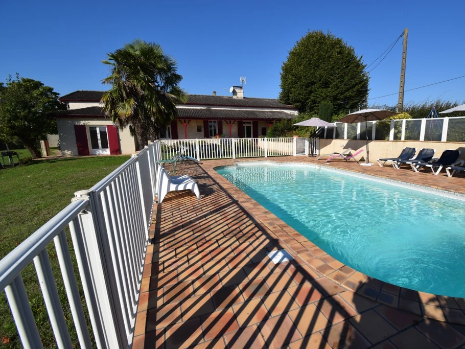 Maison de campagne 8 personnes avec piscine - Saint-Jean-de-Duras
