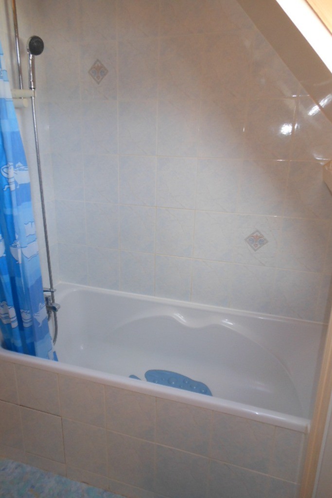 La salle de bains : la baignoire