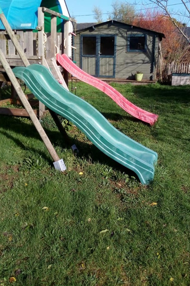 jeux pour enfant et chalet