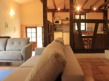 Le charme rustique du corps de ferme est particulièrement présent dans le gîte "Le Rosier"