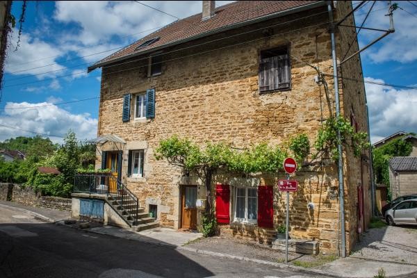 Maison vigneronne jura