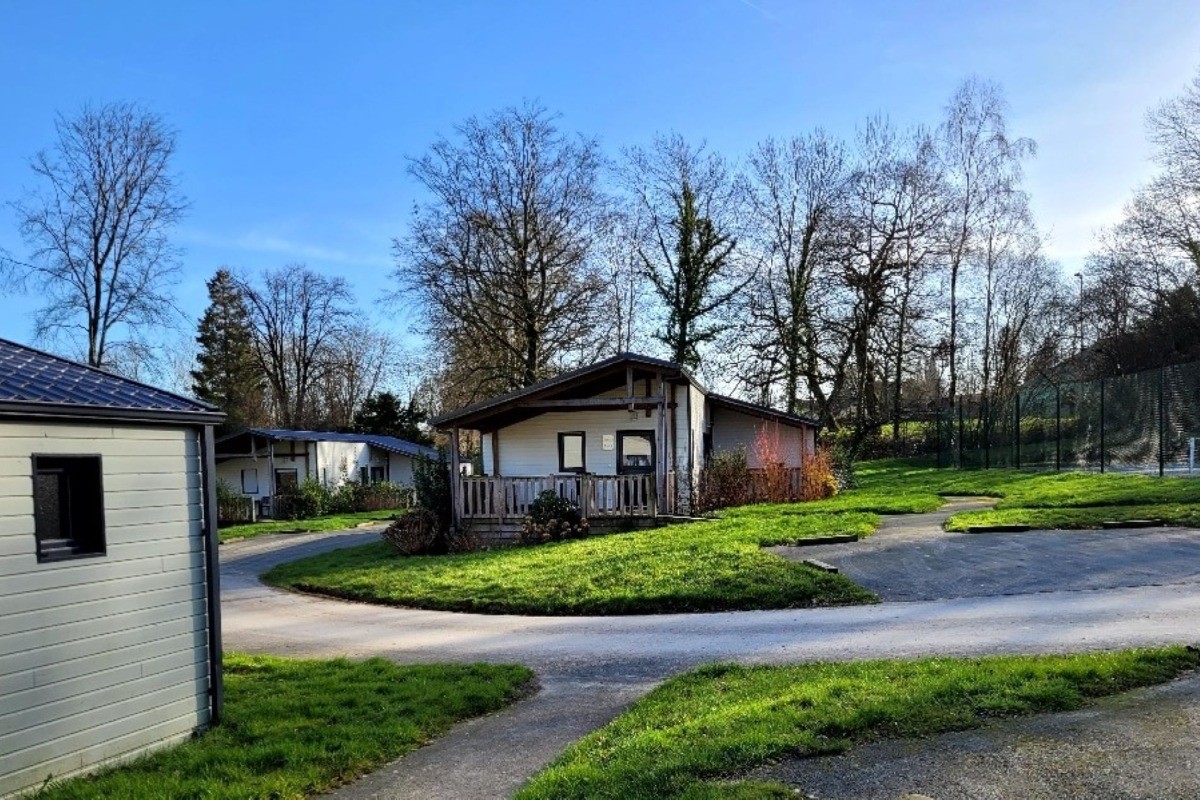 En famille, entre amis, en couple, en groupe, le Val de Landrouet est adapté à tous, pour de bons moments conviviaux, sereins et apaisants.  Le domaine est idéal pour découvrir la Bretagne, se reposer et pratiquer des expériences sportives en haute saison