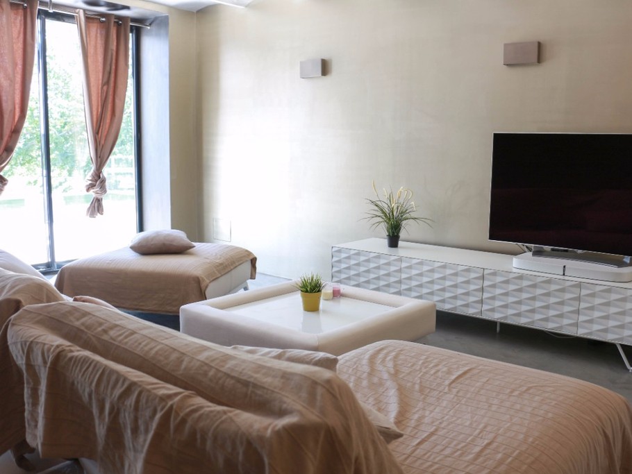 Bastide 8 personnes, piscine, jacuzzi, billard à Saint Cyr sur Mer, le salon