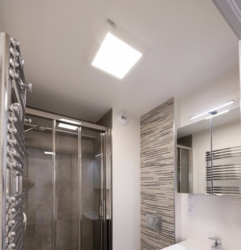salle d'eau avec douche italienne , Wc suspendu sans brides, meuble vasque et radiateur élctrique thermor du studio côté Saône