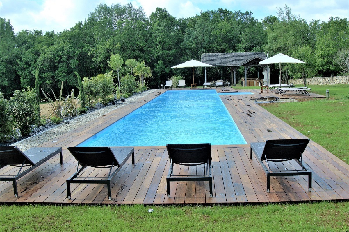 25x4.5m swimming pool heated by solar panels