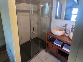le Gîte Soda the shower room