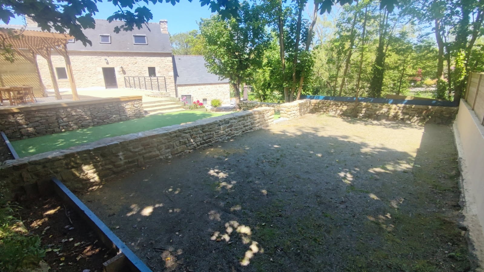 térrain de pétanque de la propriété