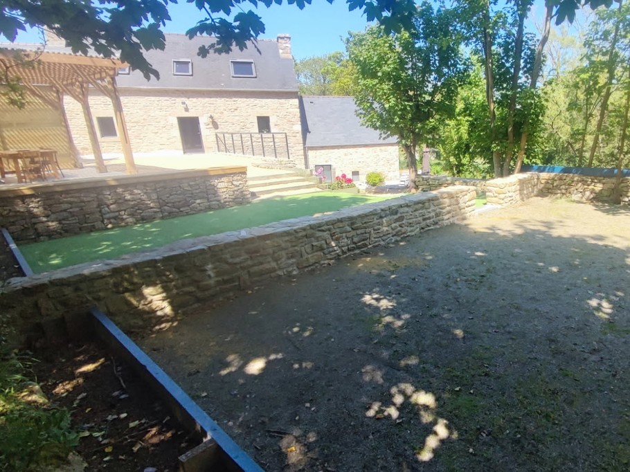 térrain de pétanque de la propriété