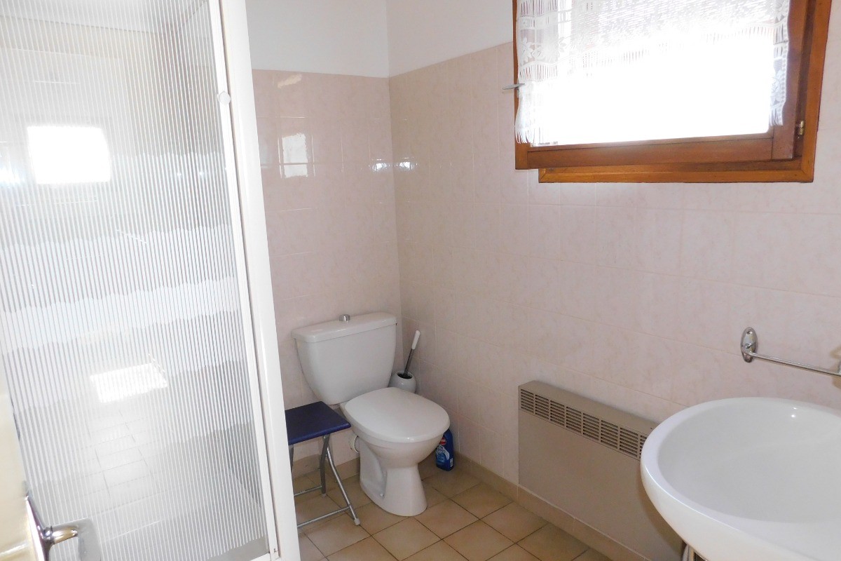 salle d'eau avec WC