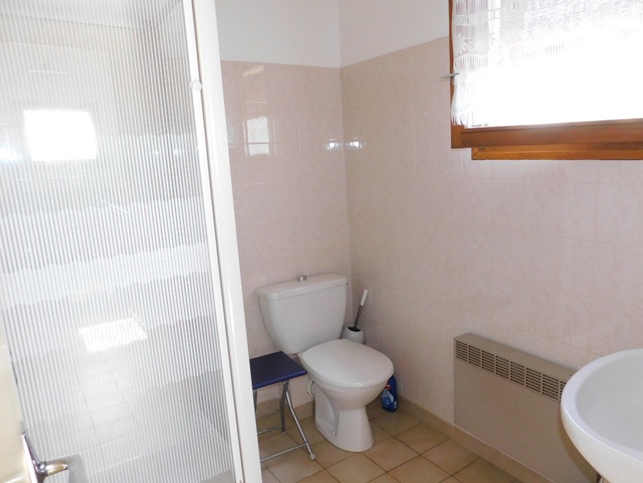 salle d'eau avec WC