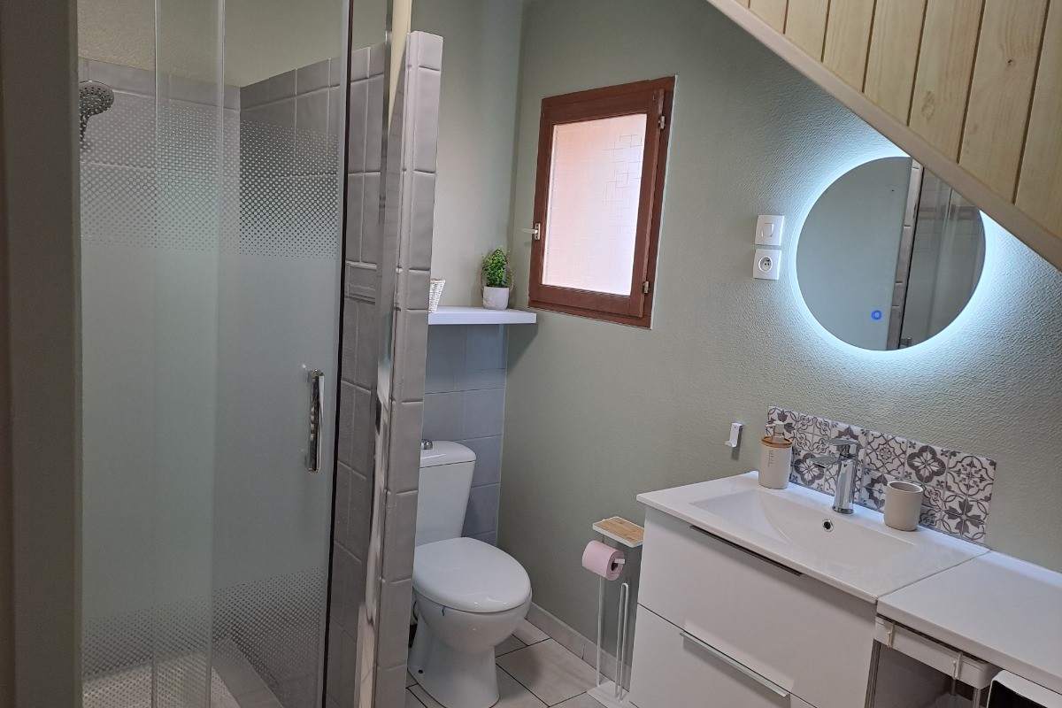 Salle de douche - rez-de-chaussée de chaussée