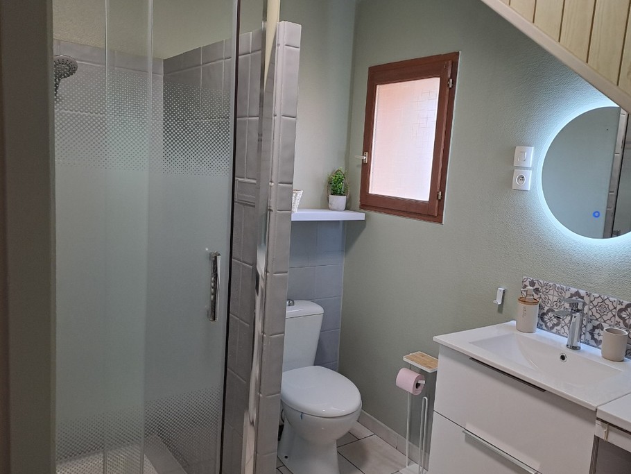 Salle de douche - rez-de-chaussée de chaussée