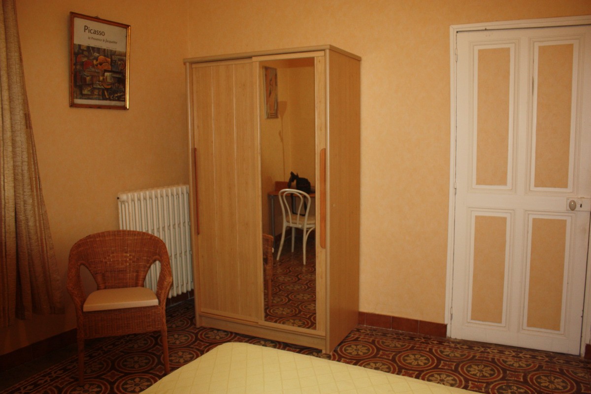 Chambre mimosa, au rez-de-chaussée