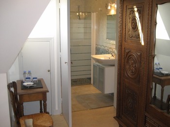 salle d'eau communicante et privative